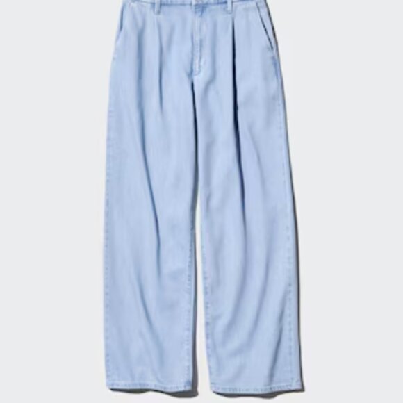 Uniqlo Women's Straight Leg Jeans in Light Blue - Picture 3 of 4